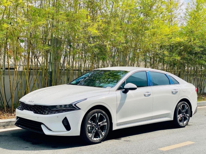 Giá Kia K5 lăn bánh cuối tháng 6/2024 rẻ lấn át Toyota Camry, cơ hội vàng để khách Việt xuống tiền ảnh 2