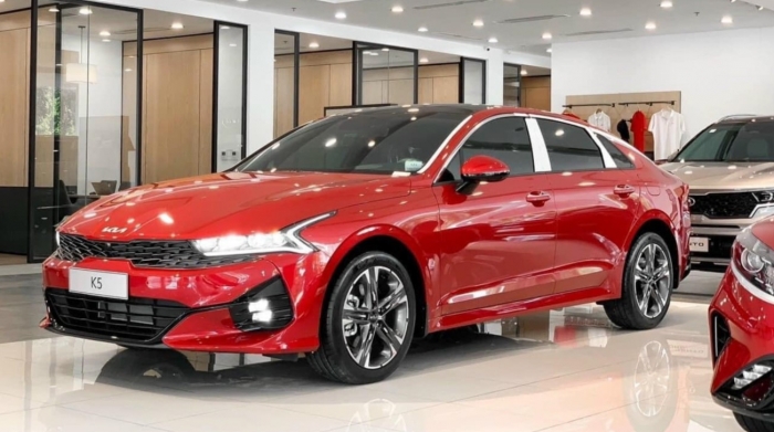 Giá Kia K5 lăn bánh cuối tháng 6/2024 rẻ lấn át Toyota Camry, cơ hội vàng để khách Việt xuống tiền ảnh 4