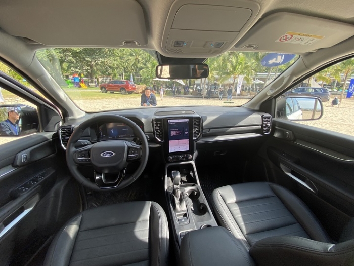 Giá lăn bánh Ford Everest cuối tháng 6/2025 cực rẻ, hạ đo ván Toyota Fortuner và Hyundai Santa Fe ảnh 8