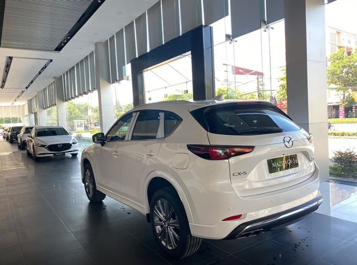 Giá lăn bánh Mazda CX-5 ‘rẻ khó tin' đầu tháng 7/2025, áp đảo Honda CR-V khiến khách Việt dậy sóng ảnh 3