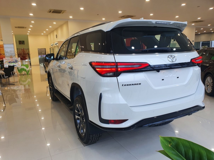 Giá lăn bánh Toyota Fortuner giữa tháng 7/2025 cực rẻ, tuyên chiến Hyundai Santa Fe và Ford Everest ảnh 3