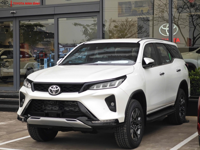 Giá lăn bánh Toyota Fortuner giữa tháng 7/2025 cực rẻ, tuyên chiến Hyundai Santa Fe và Ford Everest ảnh 4