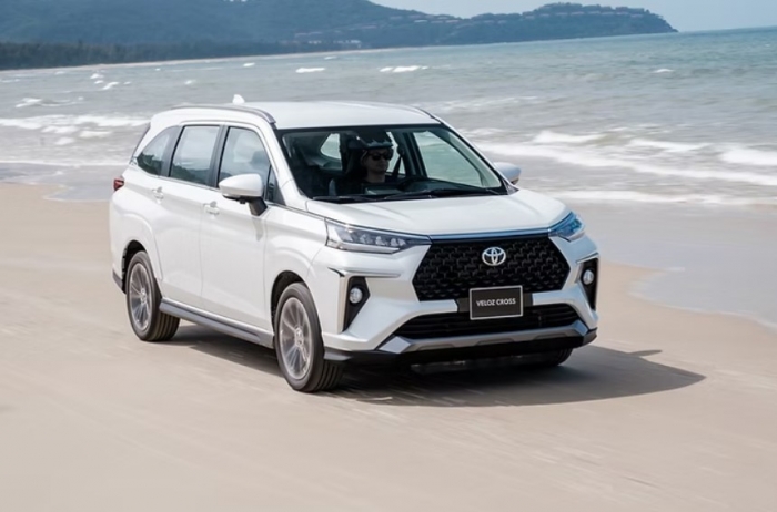 Giá xe Toyota Veloz Cross lăn bánh giữa tháng 7/2025 giảm xuống cực rẻ, ‘đả bại’ Mitsubishi Xpander ảnh 1