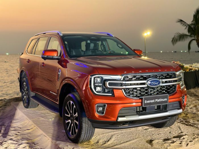 Giá lăn bánh Ford Everest đầu tháng 8/2025 cực 'mềm', đả bại Hyundai Santa Fe và Toyota Fortuner ảnh 2