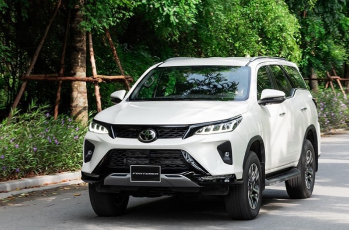 Giá lăn bánh Toyota Fortuner đầu tháng 8/2025 cực 'mềm', ‘đại phá’ Hyundai Santa Fe và Ford Everest ảnh 2