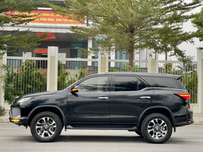 Giá lăn bánh Toyota Fortuner đầu tháng 8/2025 cực 'mềm', ‘đại phá’ Hyundai Santa Fe và Ford Everest ảnh 3