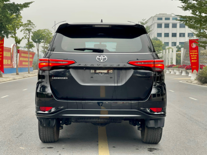 Giá lăn bánh Toyota Fortuner đầu tháng 8/2025 cực 'mềm', ‘đại phá’ Hyundai Santa Fe và Ford Everest ảnh 4