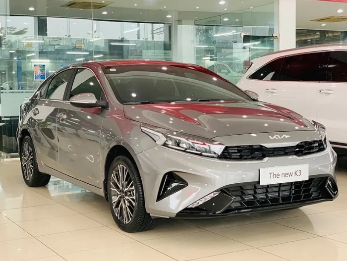 Hạ gục Mazda3 và Hyundai Elantra, Kia K3 giảm giá lăn bánh xuống mức cực rẻ đầu tháng 8/2025 ảnh 1