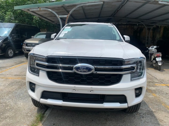 Giá Ford Everest lăn bánh giữa tháng 8/2025 rẻ hiếm thấy, đe nẹt Toyota Fortuner và Hyundai Santa Fe ảnh 1