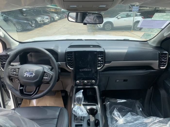 Giá Ford Everest lăn bánh giữa tháng 8/2025 rẻ hiếm thấy, đe nẹt Toyota Fortuner và Hyundai Santa Fe ảnh 5