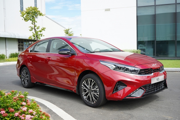 Giá lăn bánh Kia K3 giữa tháng 8/2025 ở mức siêu cạnh tranh, hạ knock-out Hyundai Elantra và Mazda3 ảnh 1
