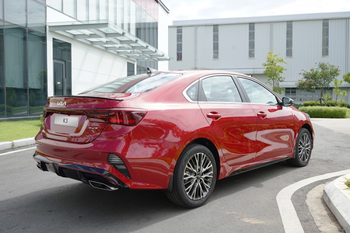 Giá lăn bánh Kia K3 giữa tháng 8/2025 ở mức siêu cạnh tranh, hạ knock-out Hyundai Elantra và Mazda3 ảnh 2