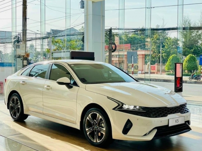 Giá lăn bánh Kia K5 cập nhật giữa tháng 8/2025: ‘Thách thức’ Toyota Camry bằng ưu đãi cực khủng ảnh 5