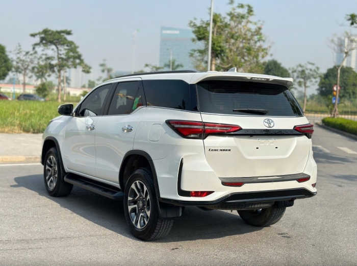 Giá xe Toyota Fortuner cập nhật đầu tháng 8/2025 giảm mạnh, đả bại Ford Everest và Hyundai Santa Fe ảnh 4