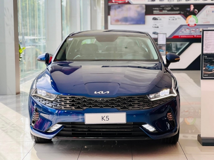 Giá xe Kia K5 lăn bánh giữa tháng 9/2025 cực hấp dẫn với khuyến mại khủng, hạ đo ván Toyota Camry ảnh 1