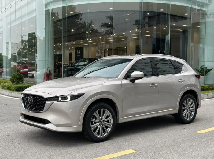 Gi&aacute; xe Mazda CX-5 lăn b&aacute;nh cập nhật đầu th&aacute;ng 1/2025: &lsquo;V&ocirc; đối&rsquo; ph&acirc;n kh&uacute;c cỡ C, &aacute;t v&iacute;a Honda CR-V ảnh 3