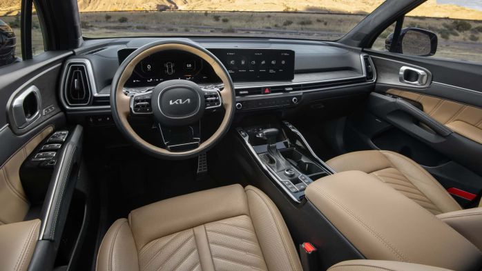 Kia Sorento ưu đ&atilde;i khủng hạ gi&aacute; lăn b&aacute;nh đầu th&aacute;ng 1/2026, đ&aacute;nh bại Toyota Fortuner v&agrave; Ford Everest ảnh 4