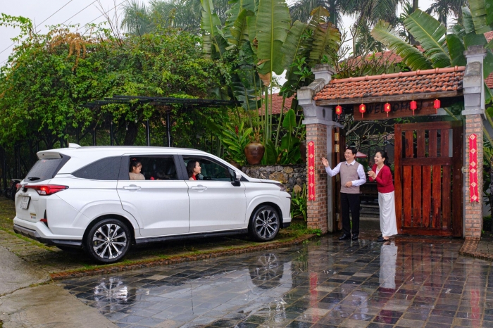 Bảng gi&aacute; lăn b&aacute;nh Toyota Veloz Cross giữa th&aacute;ng 1/2026: Đe nẹt Mitsubishi Xpander bằng ưu đ&atilde;i khủng ảnh 4