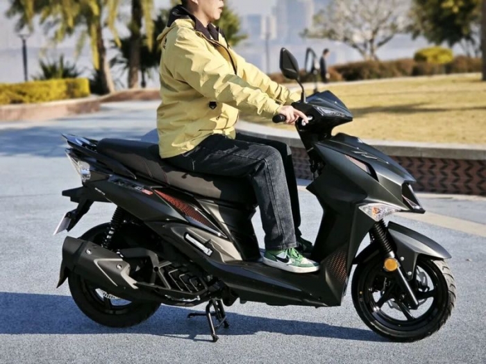 &lsquo;Cơn &aacute;c mộng&rsquo; của Honda Vario 160 tr&igrave;nh l&agrave;ng: Gi&aacute; 49 triệu đồng rẻ hơn Air Blade, trang bị như SH ảnh 3