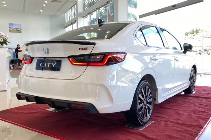 Gi&aacute; lăn b&aacute;nh Honda City hạ &lsquo;thủng đ&aacute;y&rsquo; giữa th&aacute;ng 1/2026, &lsquo;th&aacute;ch thức&rsquo; Toyota Vios v&agrave; Hyundai Accent ảnh 3