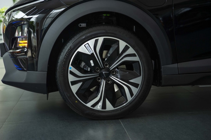 Gi&aacute; VinFast VF 6 lăn b&aacute;nh k&egrave;m ưu đ&atilde;i giữa th&aacute;ng 1/2026: Cực kỳ cạnh tranh, hấp dẫn kh&aacute;ch h&agrave;ng Việt ảnh 4