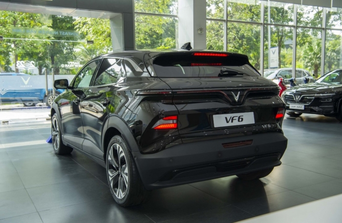 Gi&aacute; VinFast VF 6 lăn b&aacute;nh k&egrave;m ưu đ&atilde;i giữa th&aacute;ng 1/2026: Cực kỳ cạnh tranh, hấp dẫn kh&aacute;ch h&agrave;ng Việt ảnh 5