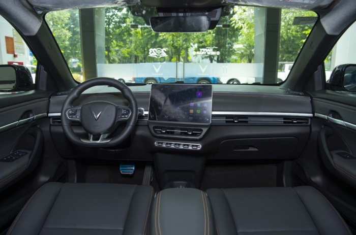 Gi&aacute; VinFast VF 6 lăn b&aacute;nh k&egrave;m ưu đ&atilde;i giữa th&aacute;ng 1/2026: Cực kỳ cạnh tranh, hấp dẫn kh&aacute;ch h&agrave;ng Việt ảnh 6