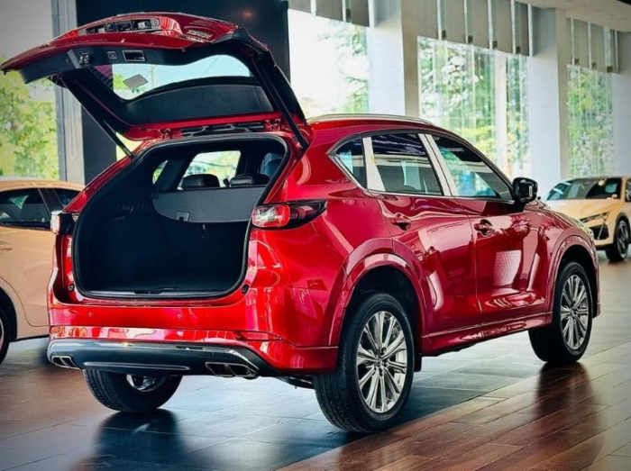 Quyết '&aacute;p đảo' Honda CR-V, Mazda CX-5 giảm gi&aacute; lăn b&aacute;nh giữa th&aacute;ng 1/2026 rẻ bậc nhất ph&acirc;n kh&uacute;c cỡ C ảnh 4