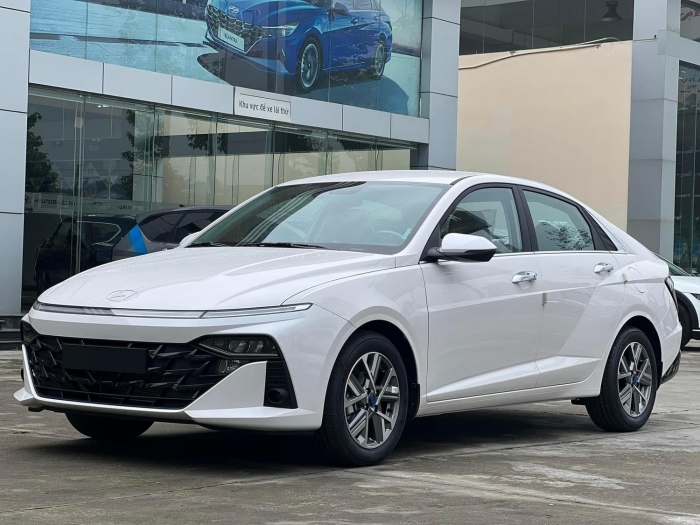 Quyết đấu Toyota Vios v&agrave; Honda City, Hyundai Accent giảm gi&aacute; lăn b&aacute;nh cực mạnh đầu th&aacute;ng 1/2026 ảnh 2