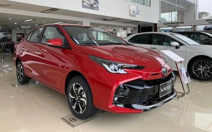 Toyota Vios giảm gi&aacute; lăn b&aacute;nh rẻ bậc nhất ph&acirc;n kh&uacute;c cỡ B giữa th&aacute;ng 1/2026, &lsquo;hạ gục&rsquo; Hyundai Accent ảnh 1