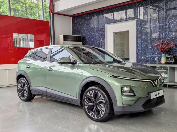 Cập nhật gi&aacute; lăn b&aacute;nh VinFast VF 6 cuối th&aacute;ng 1/2026: Ưu đ&atilde;i tưng bừng, qu&aacute; &lsquo;hời&rsquo; cho kh&aacute;ch Việt ảnh 1