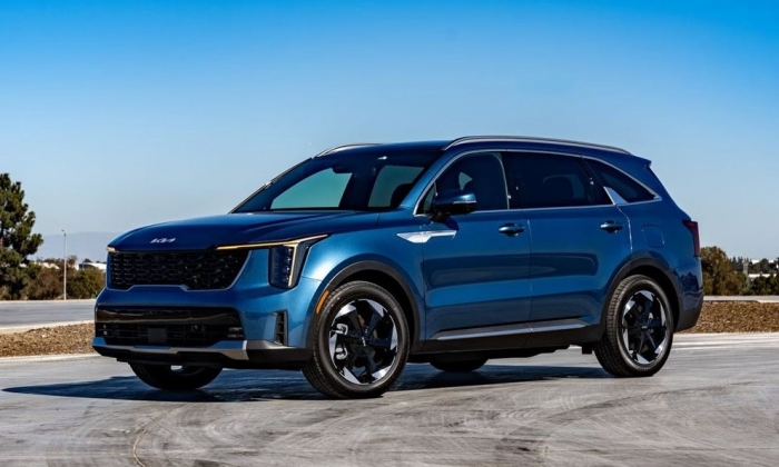 Kia Sorento bung ưu đ&atilde;i khủng hạ gi&aacute; lăn b&aacute;nh cuối th&aacute;ng 1/2026, đại chiến Ford Everest v&agrave; Fortuner ảnh 2