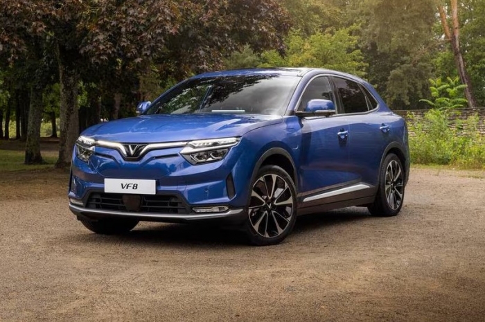 Gi&aacute; xăng dầu chiều 9/10: Dầu diesel đ&atilde; &lsquo;về bờ&rsquo;, E10 RON 95 v&agrave; RON 92 c&aacute;ch đỉnh hơn 2.400 đồng, gi&aacute; lăn b&aacute;nh VinFast VF 8 ảnh 4