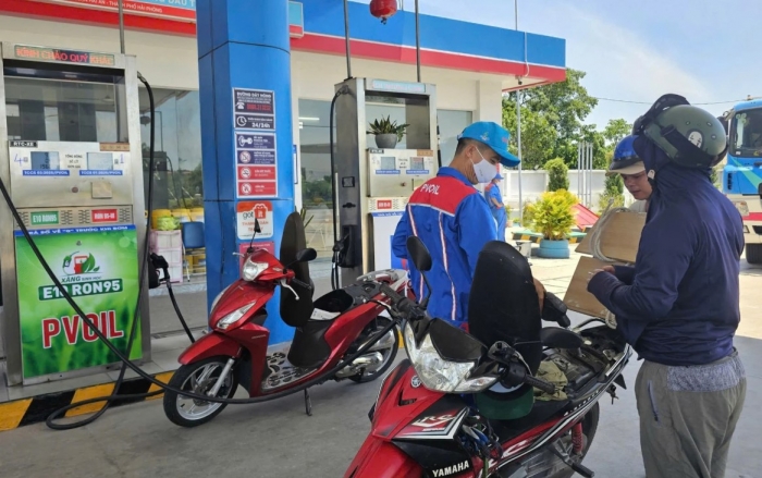 Gi&aacute; xăng dầu trưa 6/10: Cắt đ&agrave; tăng, RON 92 v&agrave; E10 RON 95 kỳ tới c&oacute; thể về 20.000 đồng/l&iacute;t? Gi&aacute; đầy b&igrave;nh xe ga 150-160cc ảnh 1
