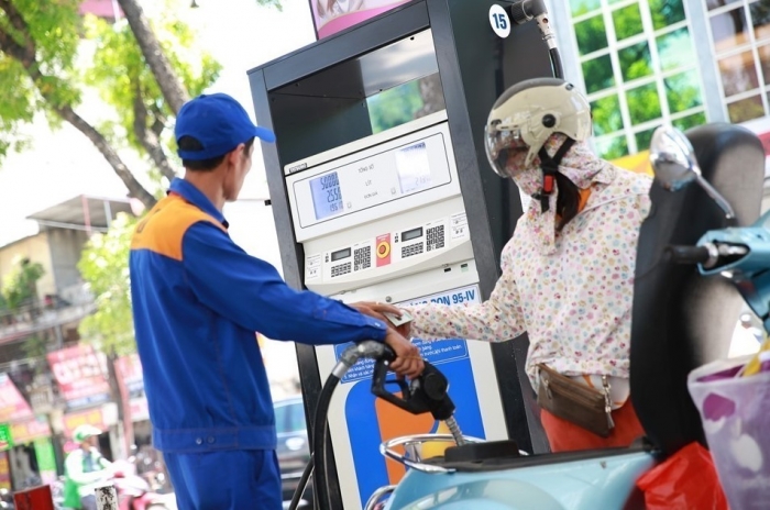 Gi&aacute; xăng dầu trưa nay 7/10: Dầu giảm mạnh, E5 RON 92 v&agrave; E10 RON 95 manh nha về 19.000 đồng/l&iacute;t? Gi&aacute; đầy b&igrave;nh &ocirc; t&ocirc; Toyota ảnh 1