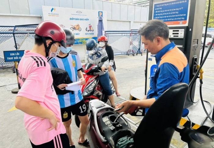 Gi&aacute; xăng dầu tối nay 17/10: E5 RON 92 v&agrave; E10 RON 95 ồ ạt giảm, dầu diesel rẻ hơn cả tuần trước, gi&aacute; đầy b&igrave;nh xe ga 110cc ảnh 1