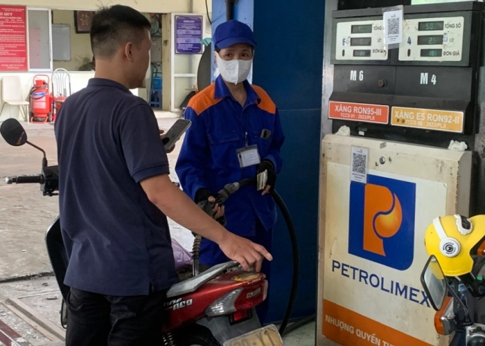 Gi&aacute; xăng dầu chiều 29/10: Dầu rẻ hơn đỉnh 14.534 đồng, E10 RON 95 v&agrave; RON 92 c&aacute;ch đ&aacute;y bao nhi&ecirc;u? gi&aacute; đầy b&igrave;nh &ocirc; t&ocirc; Mazda ảnh 1