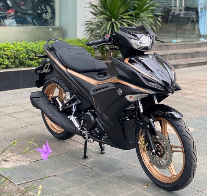 Gi&aacute; xăng dầu h&ocirc;m nay 31/10: E10 RON 95 vẫn trong v&ugrave;ng gi&aacute; thấp, rẻ hơn cả E5 RON 92, gi&aacute; đầy b&igrave;nh xe c&ocirc;n tay 150-155cc ảnh 2