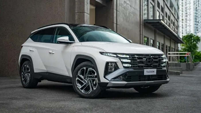 Quyết đấu Mazda CX-5 v&agrave; Honda CR-V, Hyundai Tucson d&ugrave;ng si&ecirc;u ưu đ&atilde;i hạ gi&aacute; lăn b&aacute;nh đầu th&aacute;ng 2/2026 ảnh 2