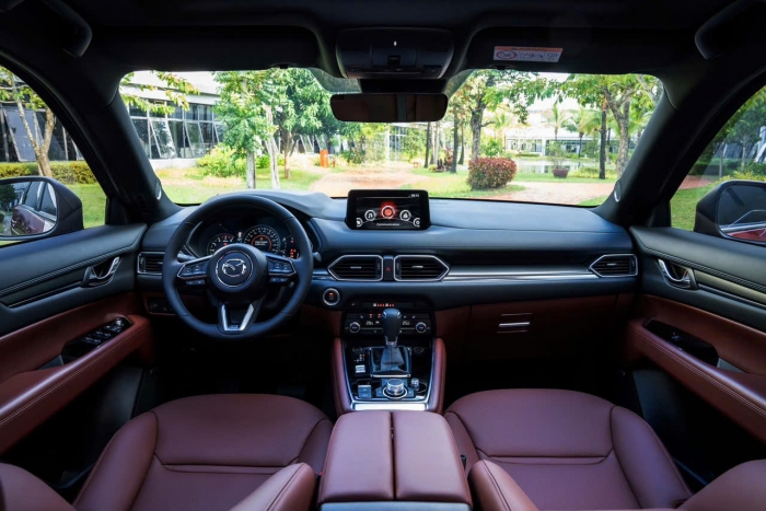 Mazda CX-8 giảm gi&aacute; lăn b&aacute;nh giữa th&aacute;ng 2/2026 rẻ bậc nhất ph&acirc;n kh&uacute;c cỡ D, đại chiến Ford Everest ảnh 6