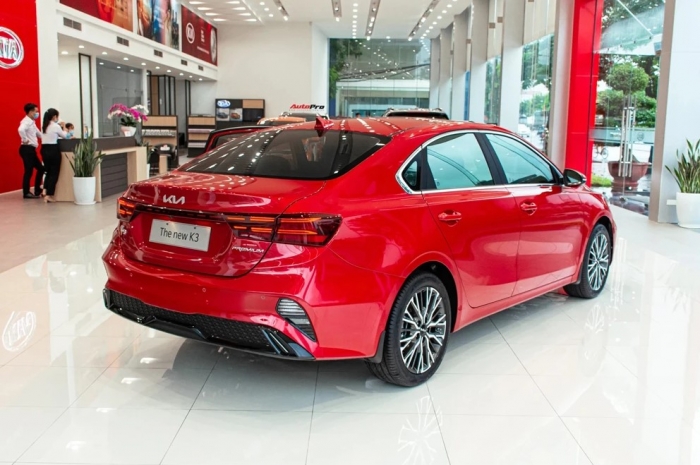 Gi&aacute; xe Kia K3 lăn b&aacute;nh đầu th&aacute;ng 2/2026: Rẻ nhất ph&acirc;n kh&uacute;c, &lsquo;th&aacute;ch thức&rsquo; Mazda3 v&agrave; Hyundai Elantra ảnh 2