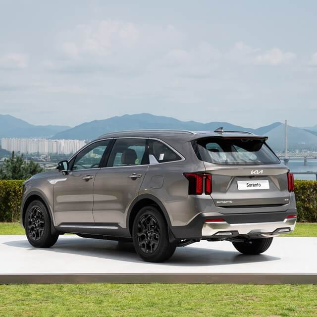 Quyết &lsquo;lật đổ&rsquo; Ford Everest, Kia Sorento giảm gi&aacute; lăn b&aacute;nh đầu th&aacute;ng 2/2026 rẻ hơn Toyota Fortuner ảnh 3