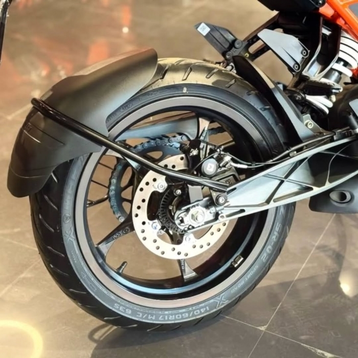 Khắc chế Yamaha Exciter, &lsquo;vua c&ocirc;n tay&rsquo; 200cc mới &lsquo;n&eacute;t&rsquo; hơn Honda Winner R mở b&aacute;n gi&aacute; 48 triệu đồng ảnh 4