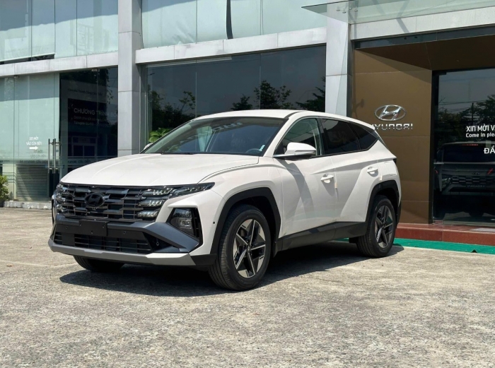 &lsquo;Gạt gi&ograve;&rsquo; Mazda CX-5 v&agrave; Honda CR-V, Hyundai Tucson giảm gi&aacute; lăn b&aacute;nh cuối th&aacute;ng 2/2026 xuống cực rẻ ảnh 1