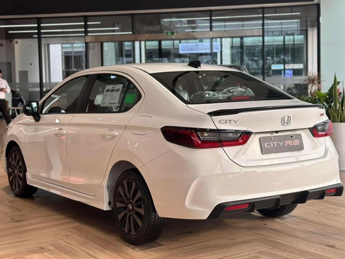 Tuy&ecirc;n chiến Toyota Vios v&agrave; Hyundai Accent, Honda City giảm gi&aacute; lăn b&aacute;nh &lsquo;thủng đ&aacute;y&rsquo; đầu th&aacute;ng 3/2026 ảnh 3