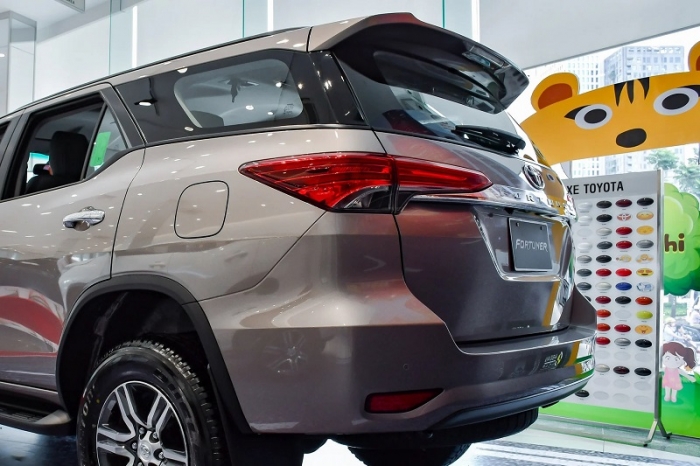 &lsquo;Chơi tới bến&rsquo; Ford Everest, Toyota Fortuner giảm gi&aacute; lăn b&aacute;nh về mức &lsquo;rẻ như b&egrave;o&rsquo; đầu th&aacute;ng 3/2026 ảnh 4