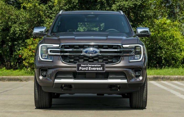 Gi&aacute; xe Ford Everest lăn b&aacute;nh cập nhật đầu th&aacute;ng 3/2026 rẻ &aacute;t v&iacute;a Hyundai Santa Fe v&agrave; Toyota Fortuner ảnh 1