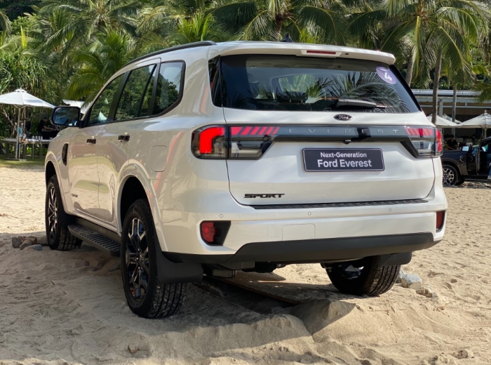 Gi&aacute; xe Ford Everest lăn b&aacute;nh cập nhật đầu th&aacute;ng 3/2026 rẻ &aacute;t v&iacute;a Hyundai Santa Fe v&agrave; Toyota Fortuner ảnh 5