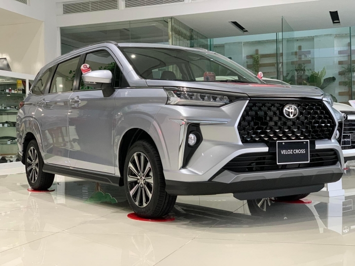 Đại chiến Mitsubishi Xpander, Toyota Veloz Cross giảm gi&aacute; lăn b&aacute;nh giữa th&aacute;ng 3/2026 cực kỳ hấp dẫn ảnh 2