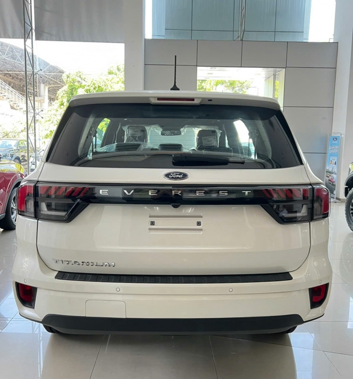Gi&aacute; lăn b&aacute;nh Ford Everest cuối th&aacute;ng 3/2026 duy tr&igrave; ở mức cạnh tranh, quyết &lsquo;đ&egrave; bẹp&rsquo; Toyota Fortuner ảnh 7